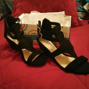 Anna Shoes never worn